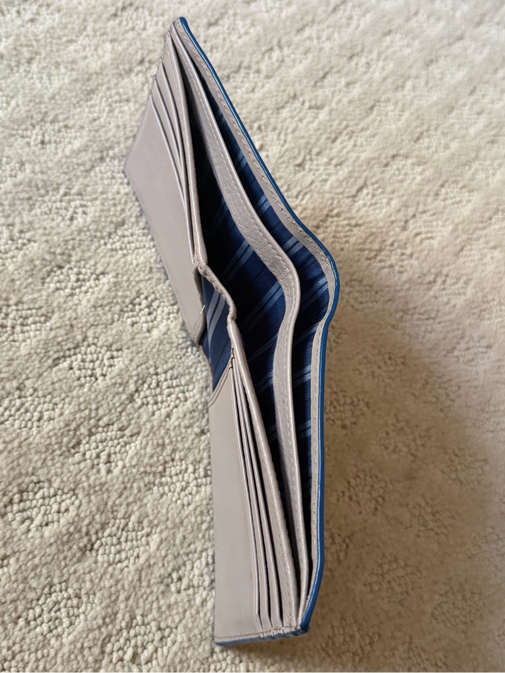 Coach Men’s Bifold Wallet in Light Taupe with Navy Edge - Picture 4 of 4